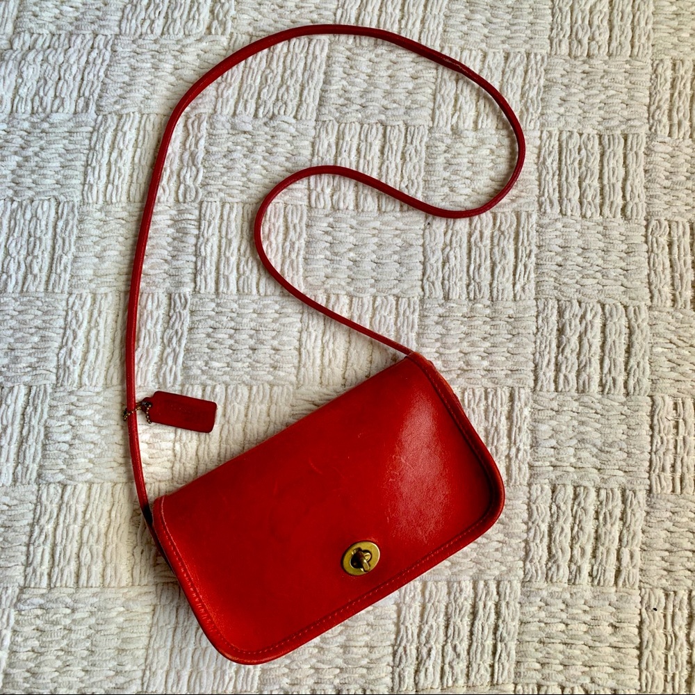 MADE IN NEW YORK COACH RED DINKY CROSS BODY RARE